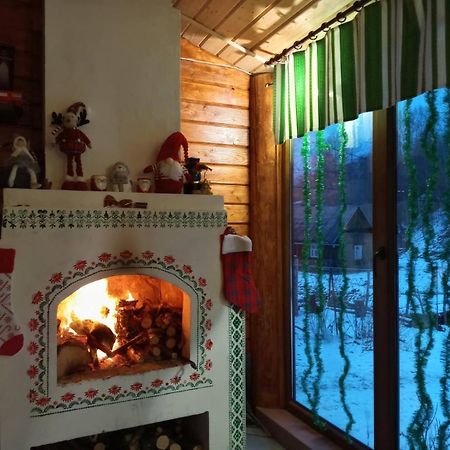 Gostynnyi Dvir U Marichky Otel Lazeshchyna Dış mekan fotoğraf