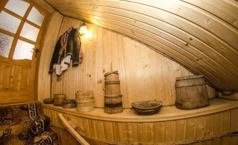 Gostynnyi Dvir U Marichky Otel Lazeshchyna Dış mekan fotoğraf