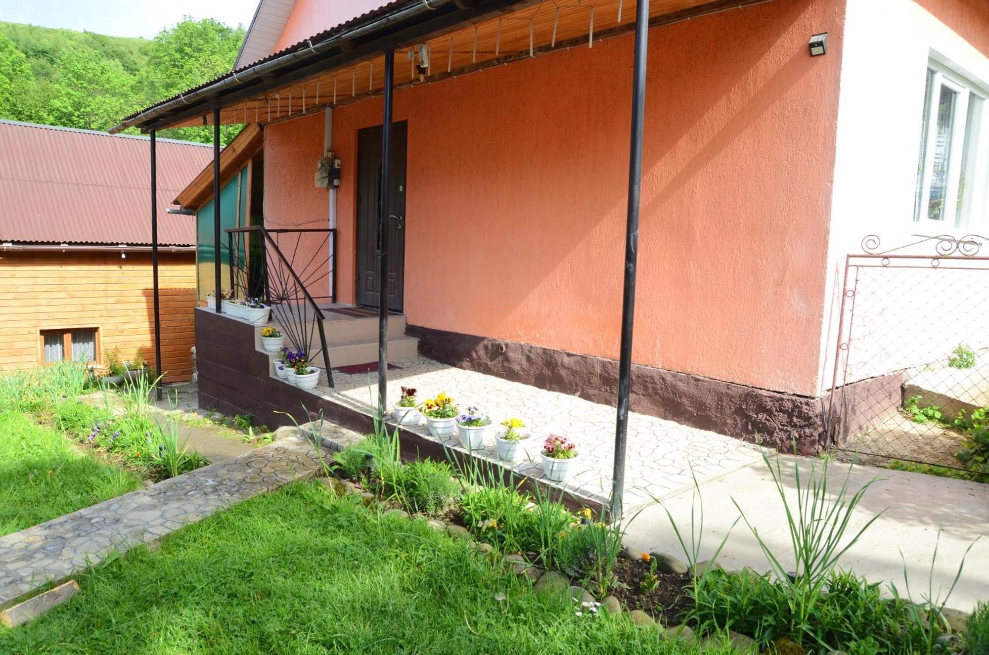 Gostynnyi Dvir U Marichky Otel Lazeshchyna Dış mekan fotoğraf