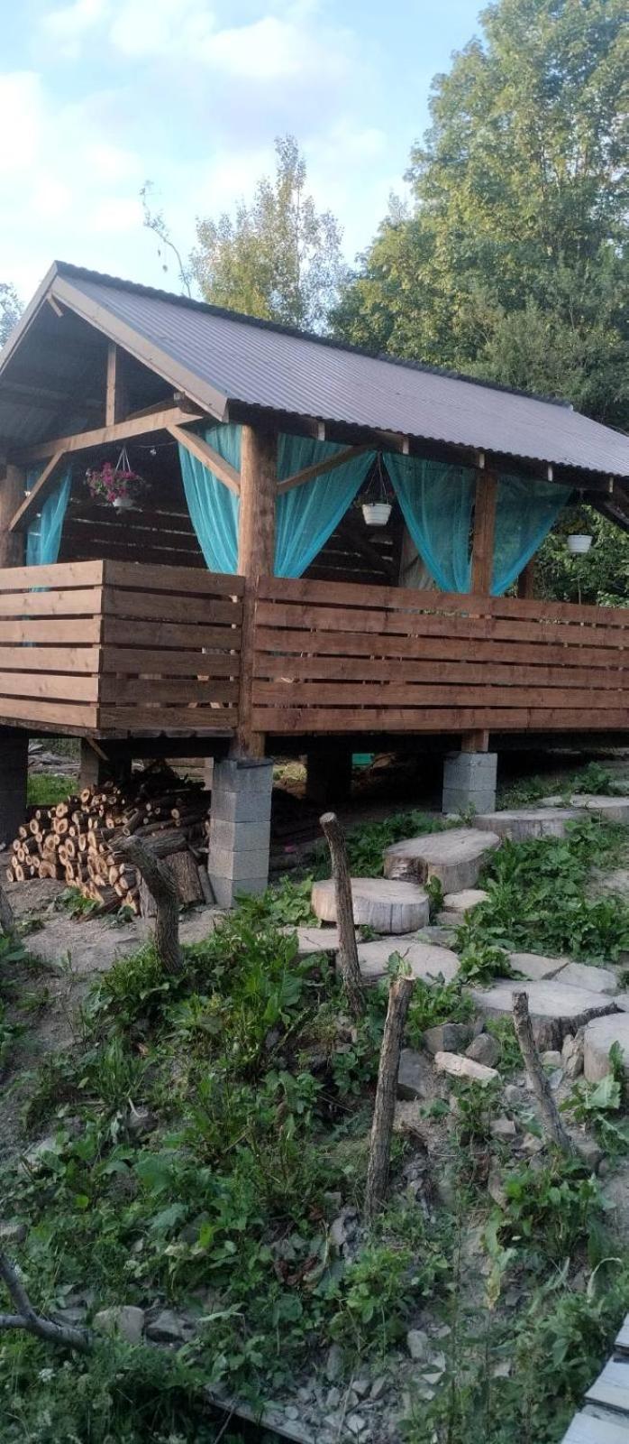 Gostynnyi Dvir U Marichky Otel Lazeshchyna Dış mekan fotoğraf